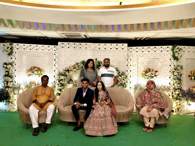 Weeding Moment with Family