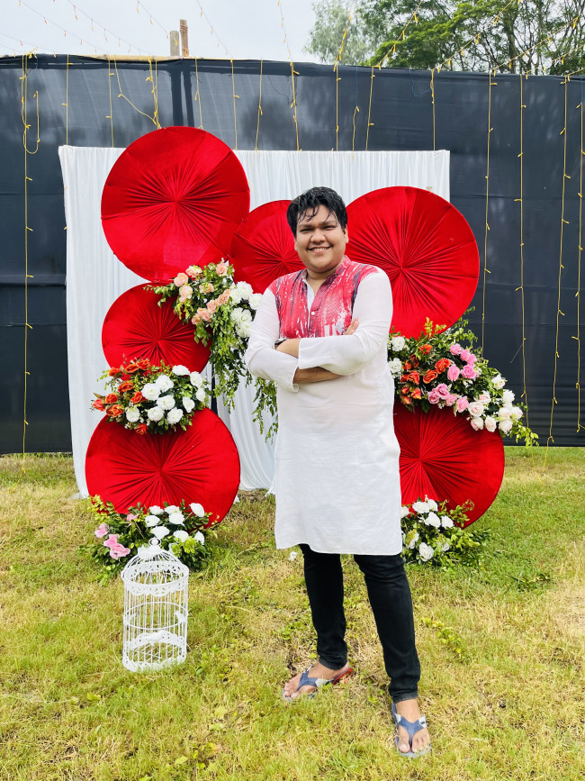 Feeling festive in front of this beautiful red and white decor!