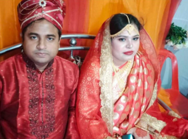 Weeding moment