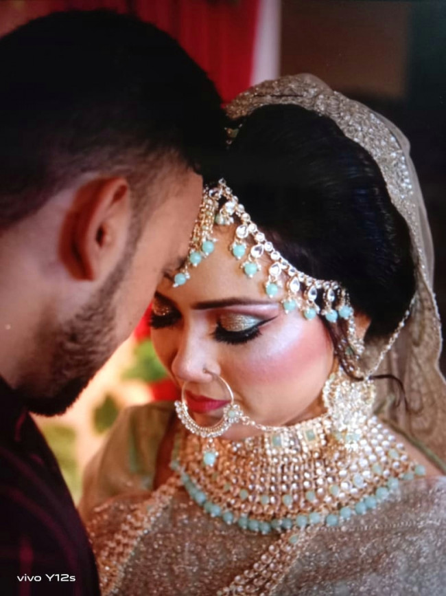 Weeding moment